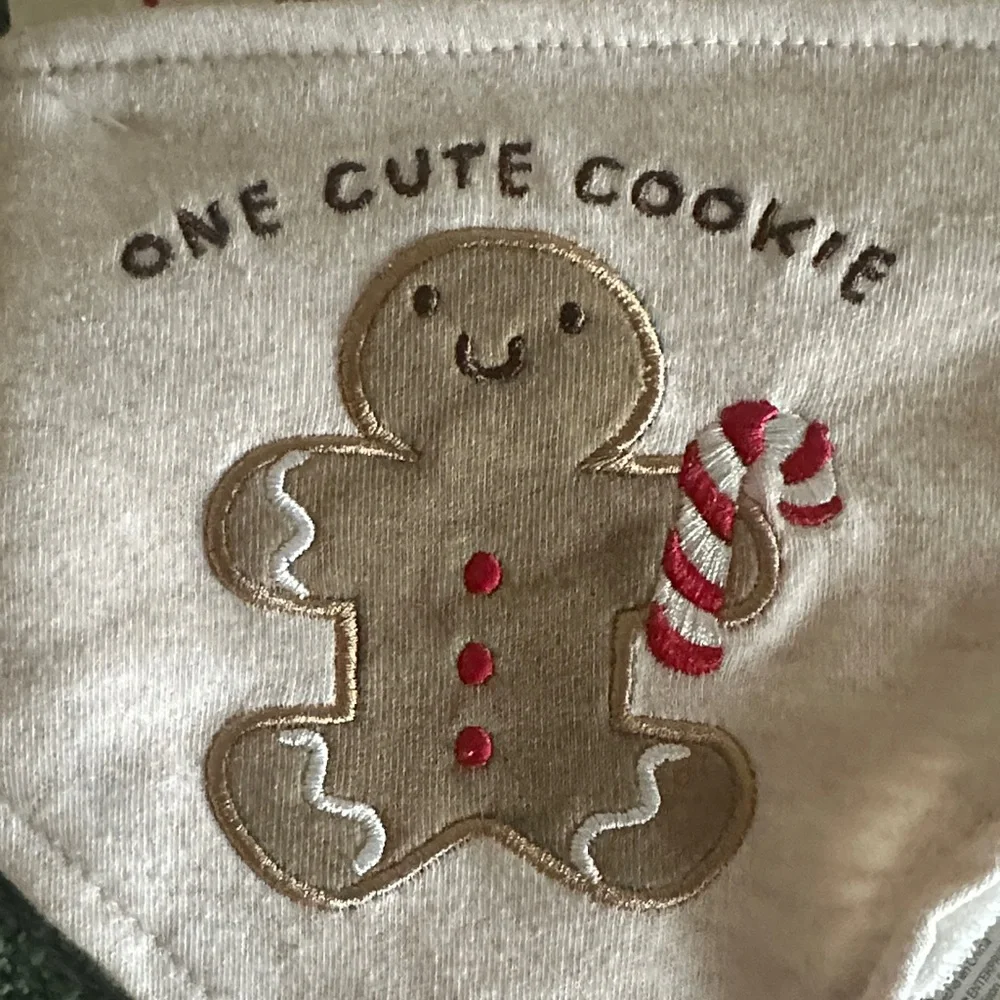 Apple & Ivy Baby Bibs Holiday Gingerbread One Cute Cookie NEW!